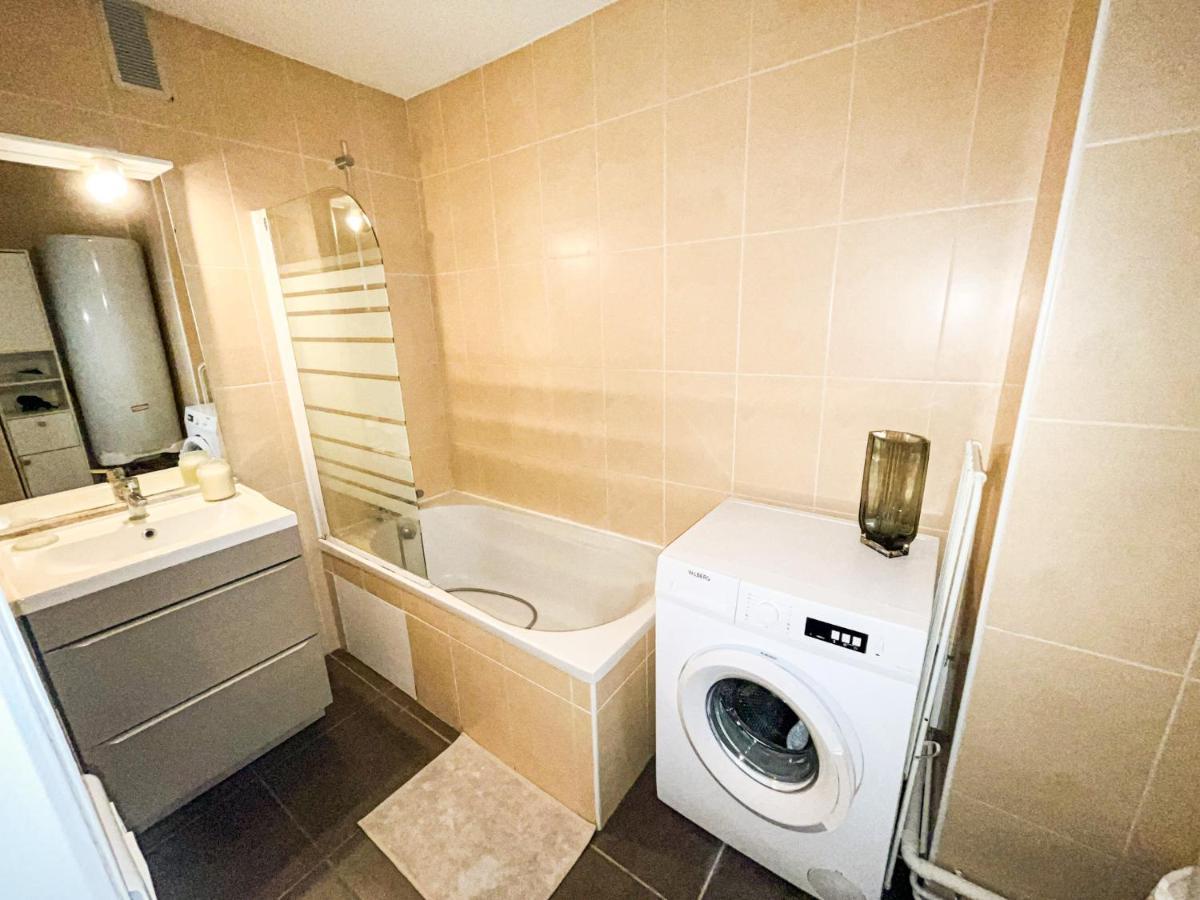 Suite Fanette Vénissieux Exterior foto